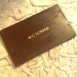 Crown Pro eyeshadow palette
